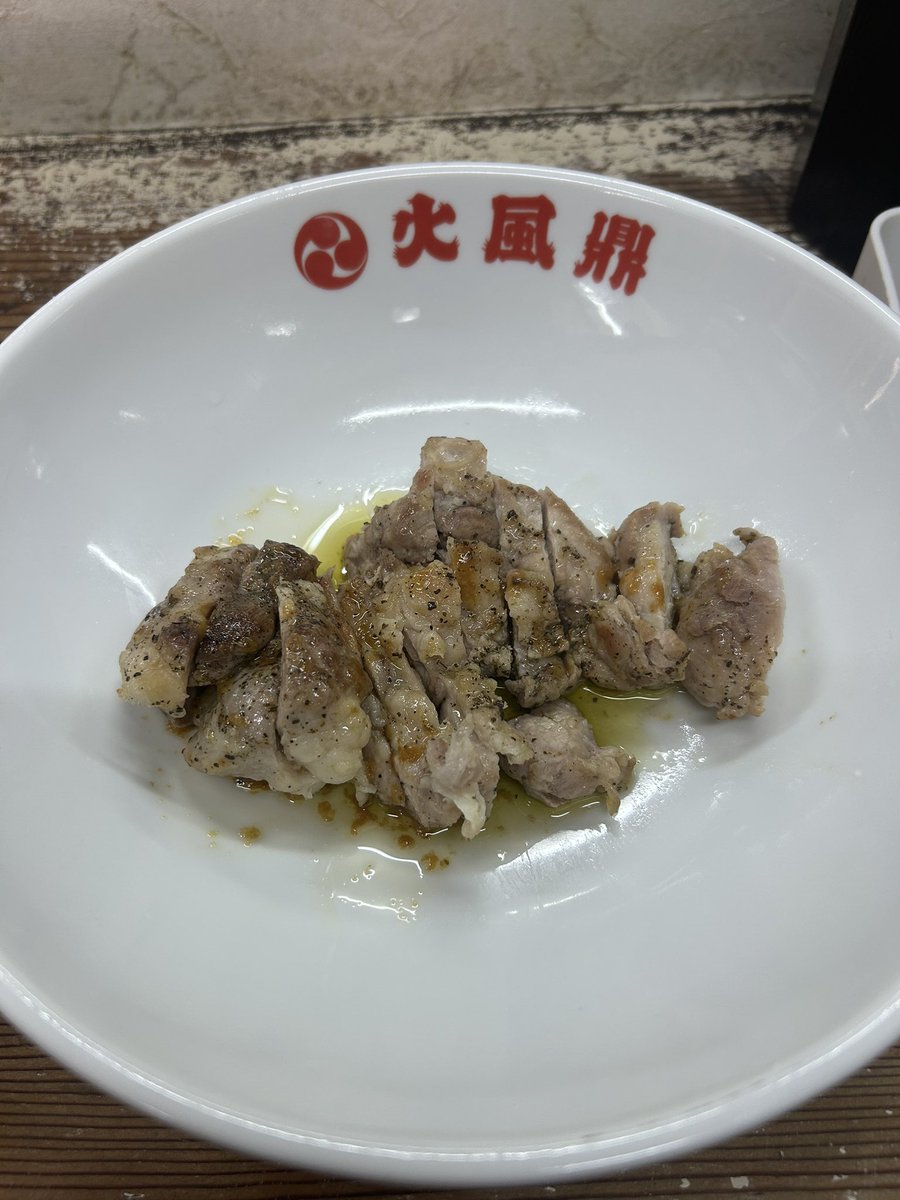 だい(die)だい tweet media