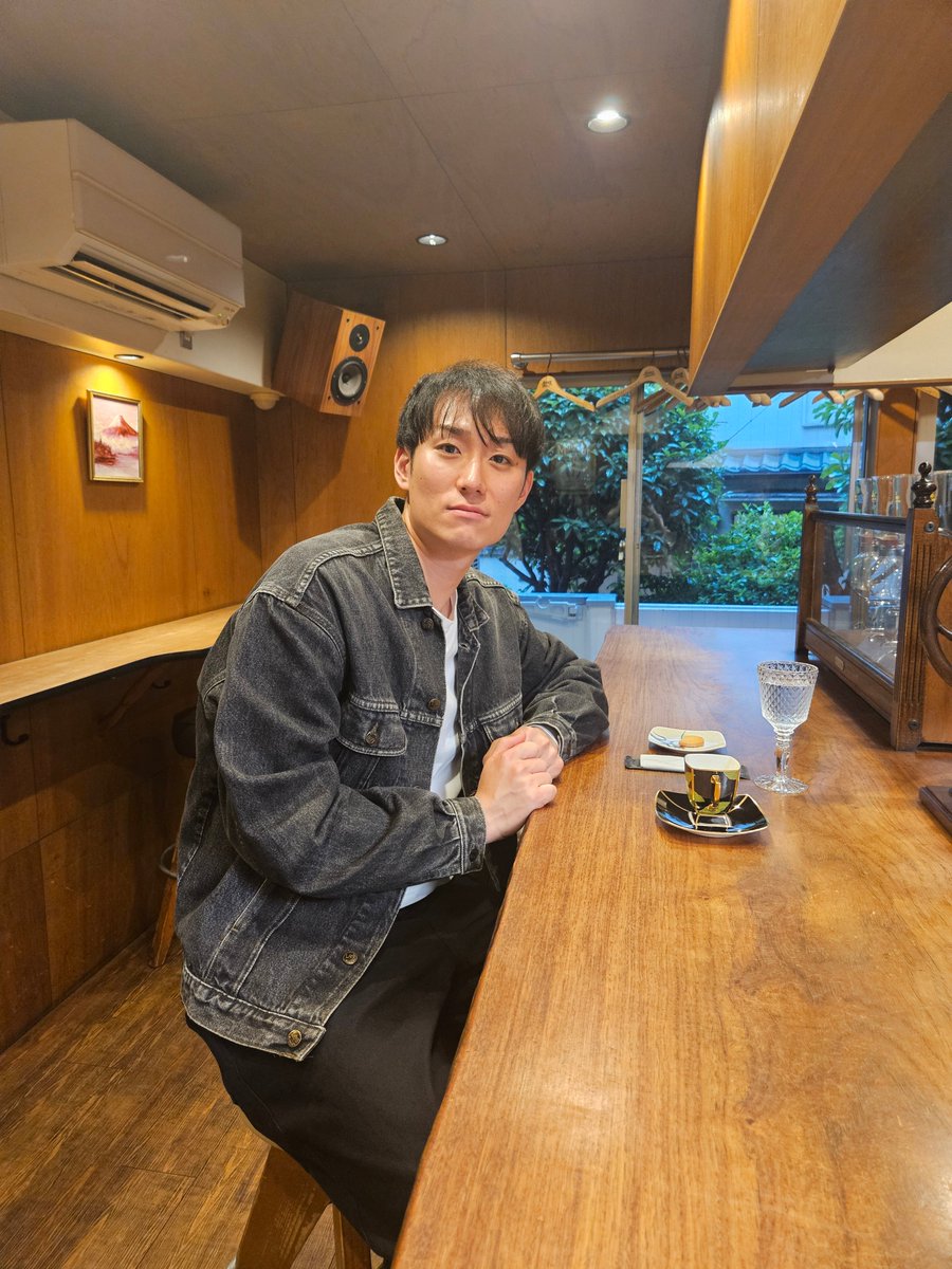 /⋰
撮影後の柳田将洋選手を☕
\⋱
-------------------------------------------------
🎬Awesome SVリーグを闘った四人の記録
　　　　　　　絶賛上映中！
-------------------------------------------------
#髙橋藍 #関田誠大 #西田有志 #柳田将洋
#オウサム #SVリーグ #バレーボール