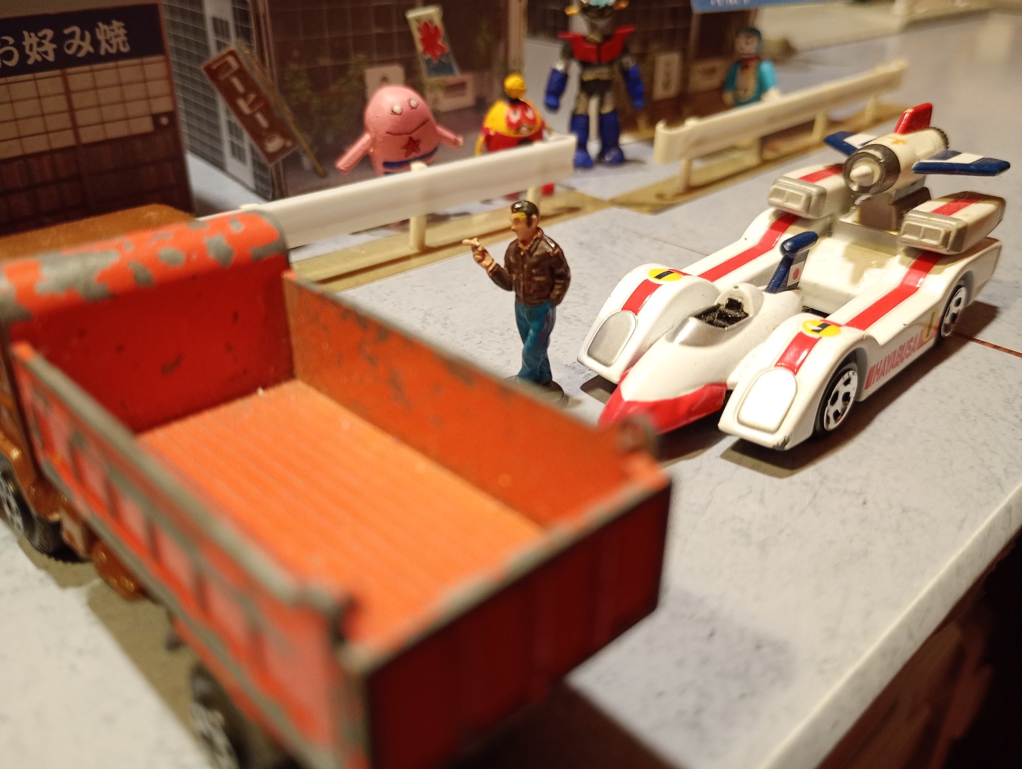 ミニカー　まとめ　大量 MINICHAMPS (ミニチャンプス) ミニカー イエロー 1/18 MERCEDES
