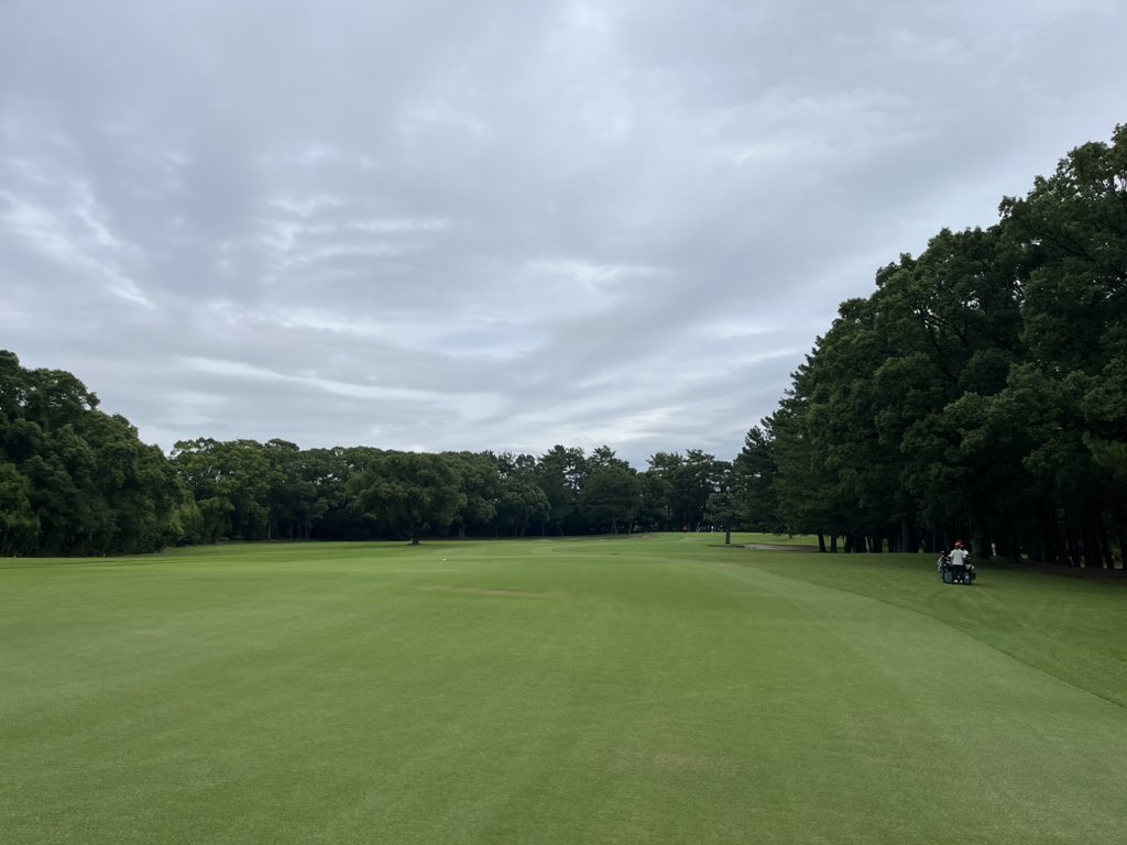 サイコーの天気で涼しい🥳

初っ端から1W→だったので今日は1W封印して3W〜でまわります🏌️‍♂️