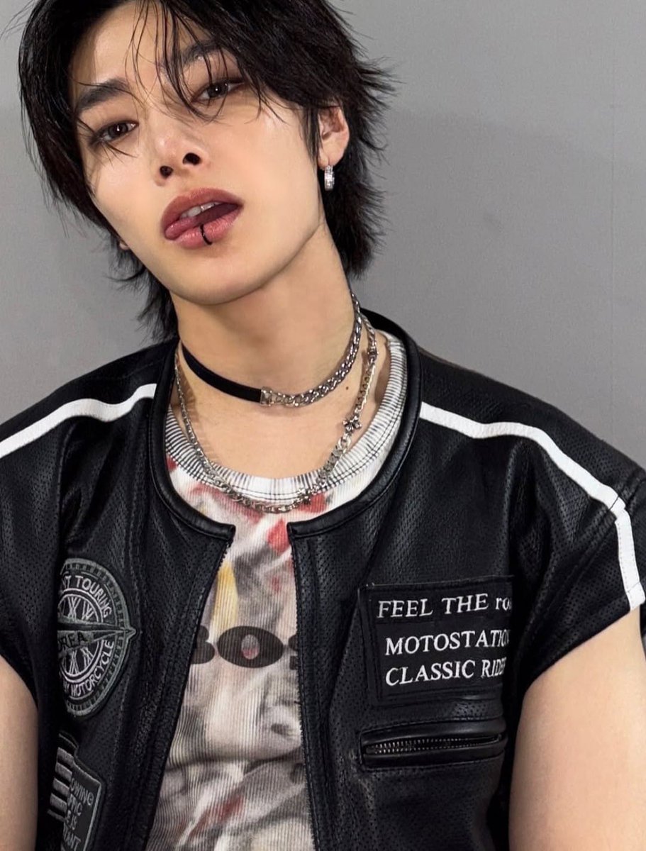foxxinyt's tweet photo. #Hyunin few tweets — decisiones!

Hyjn era un chico demasiado indeciso, incluso en aquel aspecto.
ㅤㅤㅤㅤㅤㅤㅤ https://t.co/70csSaNZ4X