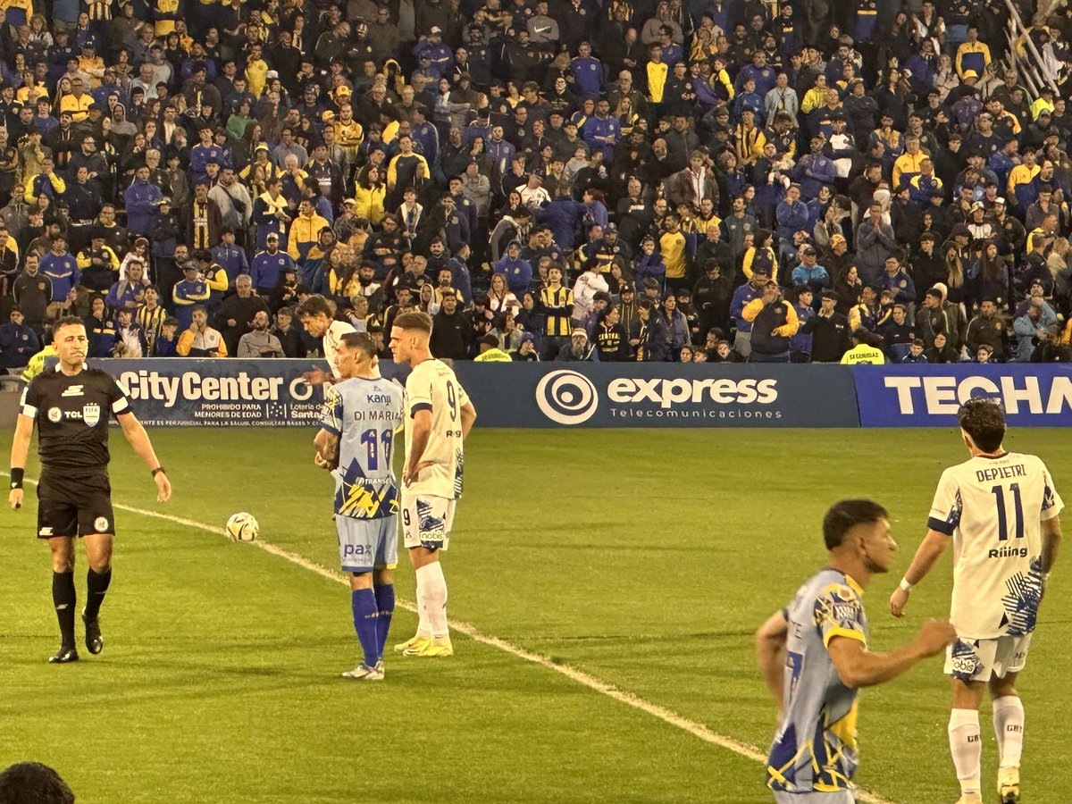 #Scouting Noche de Fútbol en la Liga Profesional Argentina <a href="/LigaAFA/">Liga Profesional de Fútbol</a> . Fue empate a uno  de <a href="/RosarioCentral/">Rosario Central</a> vs <a href="/CATalleresdecba/">Club Atlético Talleres</a> en el Estadio Gigante de Arroyoto.  #Scouting Football night in Liga Profesional Argentina It was a 1/1 tie between <a href="/RosarioCentral/">Rosario Central</a> and <a href="/CATalleresdecba/">Club Atlético Talleres</a>