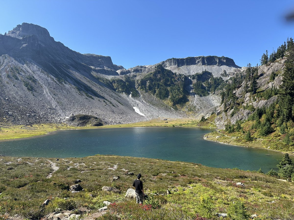 basharatw's tweet image. Wrapped up summer at Artist Point&apos;s Chain Lakes hike! Time to cozy up and welcome autumn 🍂 weather starting trow!  @NCascadesNPS