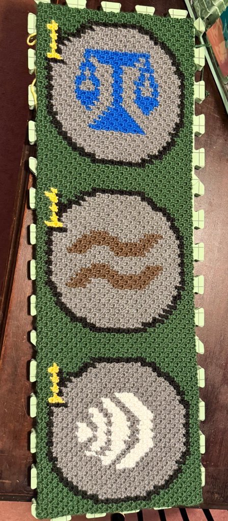 NicLynnnnn's tweet photo. Combining my @OldSchoolRS addiction and crocheting obsession into one! #crochet #osrs #runescape https://t.co/IyLOukwJoL