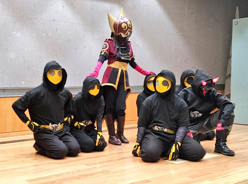 capsaicin_kaima's tweet photo. 怪魔軍誕生から3年…そしてまもなく4年目に突入するのだけれど…ついに！
怪魔軍全員集結することができたわよ！
ピリカラーが5人そろうのは初でそれを
なかがわ水遊園で実現出来たという事が
実に素晴らしいわ✧
ちなみに怪魔軍＆私の爆誕記念日は11月3日！人間ども今から宴の準備をはじめなさい🌶 https://t.co/Ihvvl7GCzf