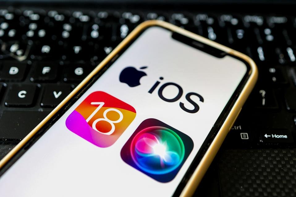 eassiyofficial's tweet image. Apple has released iOS 18.7 with urgent security fixes and stability improvements, offering iPhone users who don’t want to upgrade to iOS 26 a reliable alternative that keeps their devices safe and supported.
iPhone unlock:passixer.com
#iOS18 #iOS26 #AppleNews #iOS187