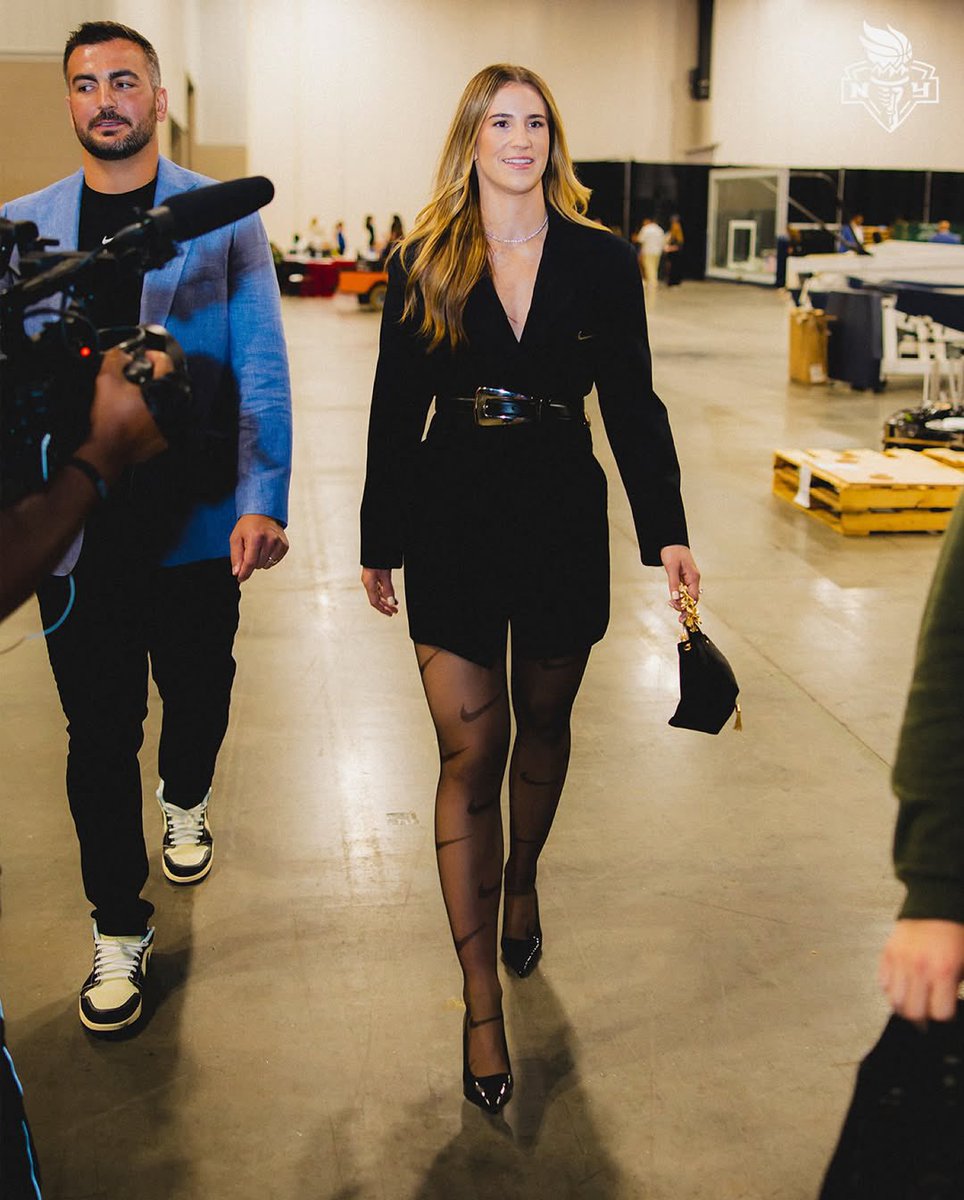 🚨Sabrina Ionescu confirms that her  2025 WNBA season are there were once they are did.  

She  became the first ever to have the first as in the era of that when of a point guard and basketball began.  

Congrats, Sabrina 🤍🗽