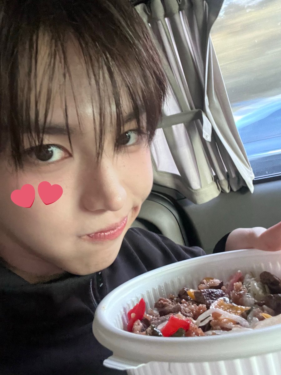 인후야 맛있는 거 많이 먹고(ᛧᛧᓀ᎐ᓀᛧᛧ))