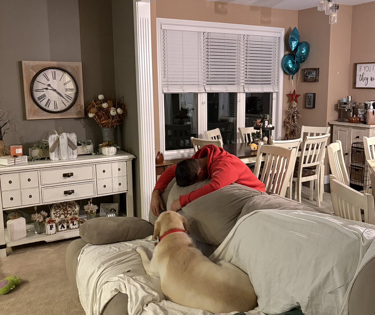 Another Sunday, another Chiefs game