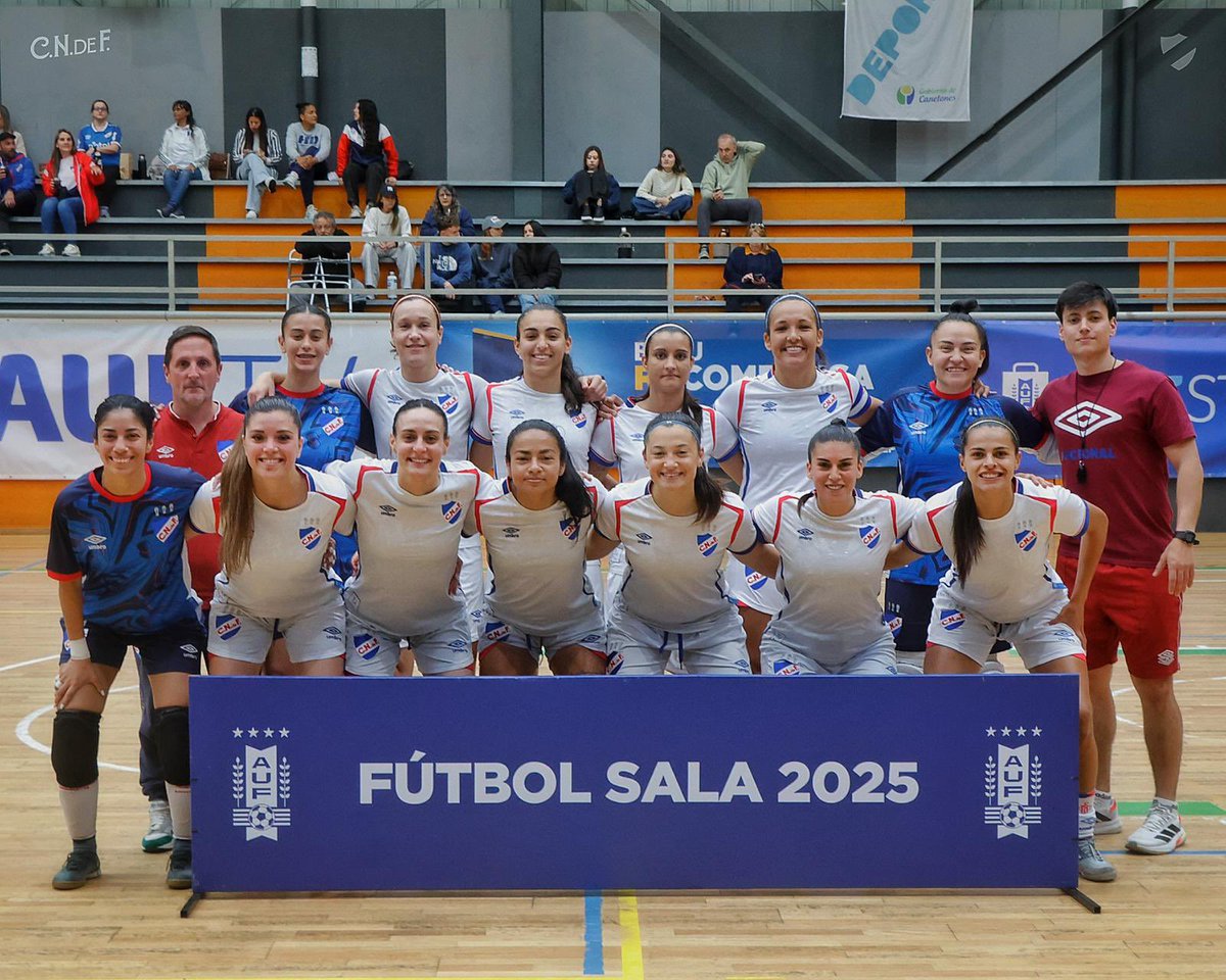 Este fin de semana hubo 3 clásicos en futsal

Dos en el Latacio y uno en el Polideportivo de Las Piedras 

<a href="/CNdeFfutsal/">Nacional Futsal</a> ganó los 3

Sábado:
Sub17 Masculino: 4-3
Sub20 Masculino: 5-4

Domingo:
Mayores Femenino: 1-0

Vamos Nacional, siempre ✊🏼🇳🇱