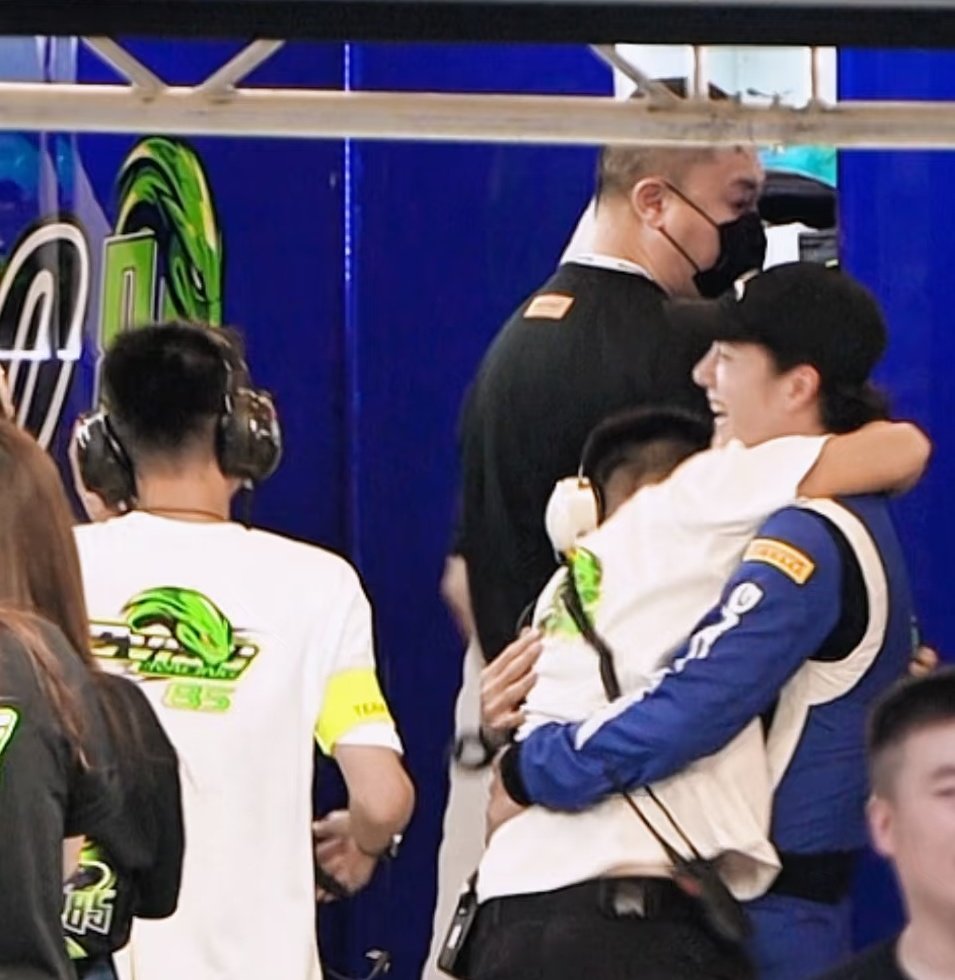 เอ็นดูตอนรู้ผล 555555

CONGRATS 85sPODIUM
#YiBo2025CHINAGTR04