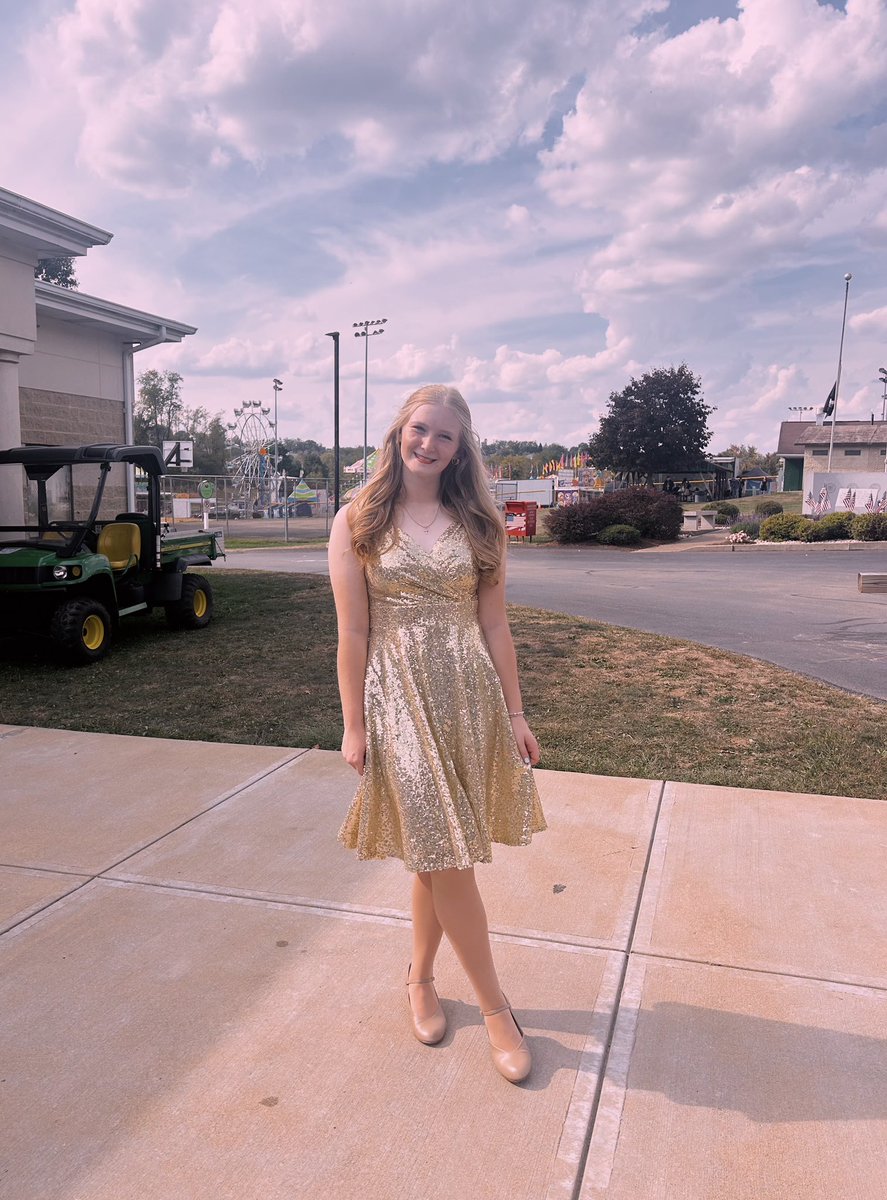 What a weekend! Softball state champ recognition, first show choir performance of the year, youth group, and covering the football game for my news broadcasting class. So grateful for every opportunity! 💗🥎🎶✝️
 <a href="/PTWarriors/">Penn-Trafford Athletics</a> <a href="/outlawspope16U/">Outlaws Premier 16U Pope</a>