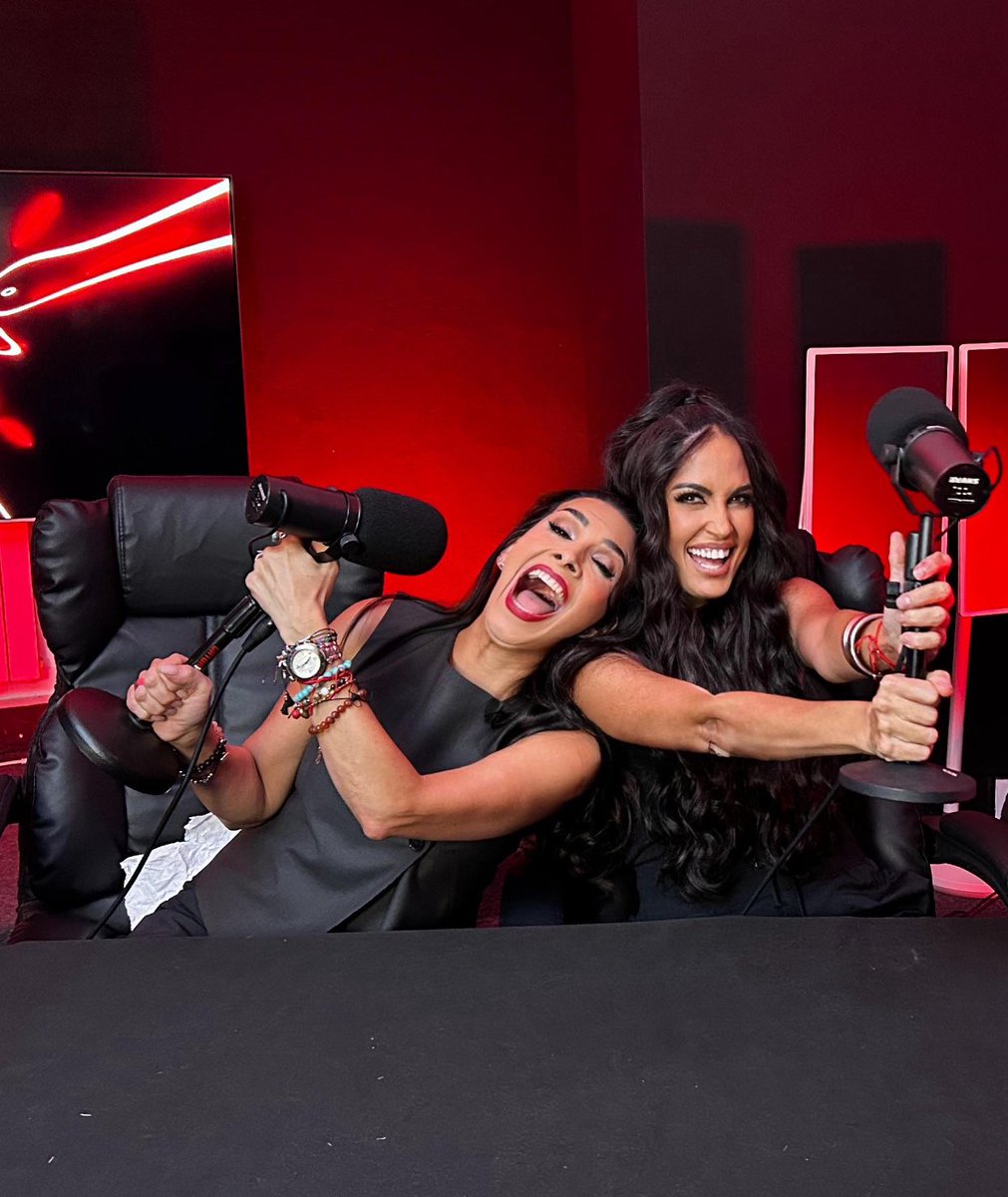 A salvarla !!! #YoVotoXDalilah 
<a href="/DalilahPolanco/">Dalílah Polanco</a>