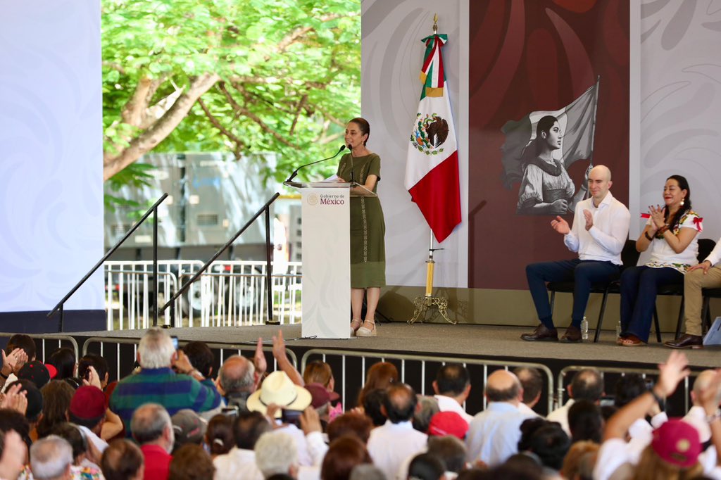 Milo_barrera's tweet image. ✅ Estuvimos presentes en el Primer Informe de la Presidenta @Claudiashein en Yucatán.

Cuando se trabaja en unidad, los proyectos se convierten en realidades que cambian vidas. 💪🏼
Sigamos caminando juntos con visión y compromiso, para que Yucatán y México sigan creciendo fuertes…