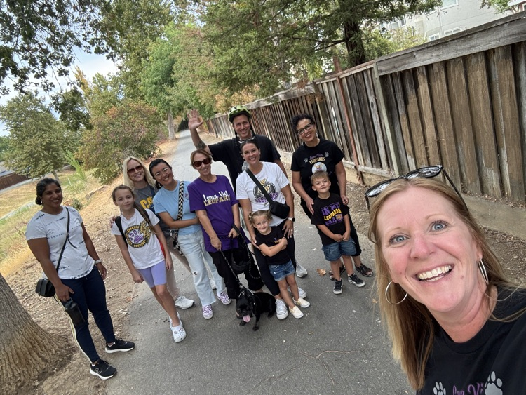 JulieCroy11's tweet image. Loma Vista’s first Belonging Bunch gathering at Veteran’s Park! It was so amazing to connect with families . We even met Mrs. Sander’s dog! #lvpride #weareBUSD