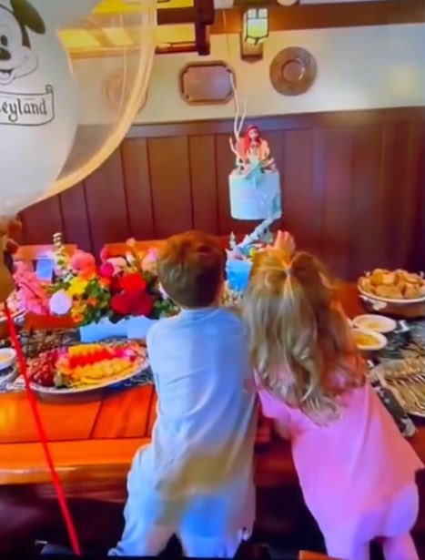 New pic of Archie and Lilibet from her birthday at #Disney💗