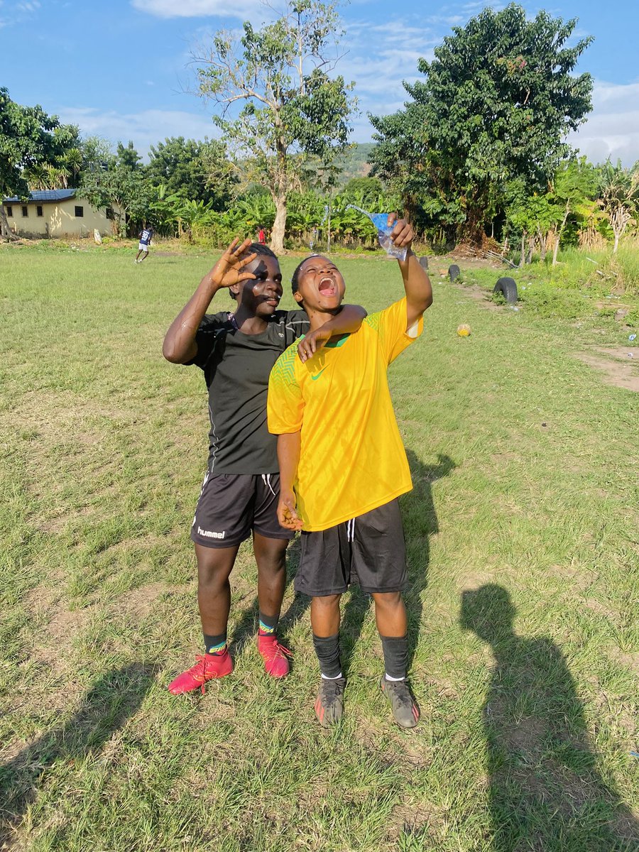 ogfa00's tweet photo. #TheOKYEMANDream💡

 From AKYEM AKOOKO To Somanya For Eastern Regional u15 &amp; u17 Girls Soccer Camping &amp; Justifiers. 

#OGFA🟡🐆🟢🌳⚫️
#PlayWithAPurpose⚽️
#CAAFoundation🇬🇭 https://t.co/fUjR3uLHGO
