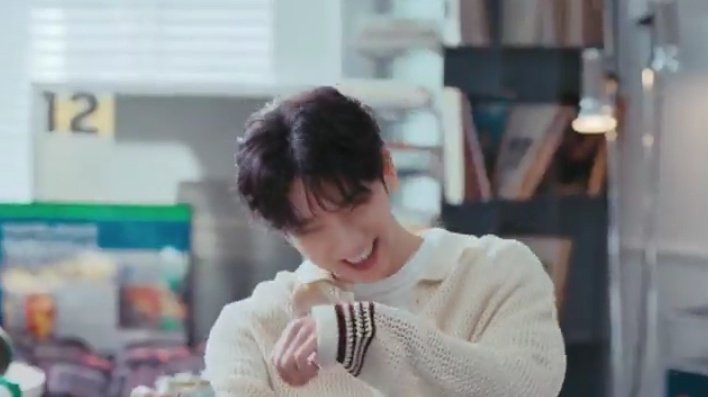 happy shua  ◠‿◠