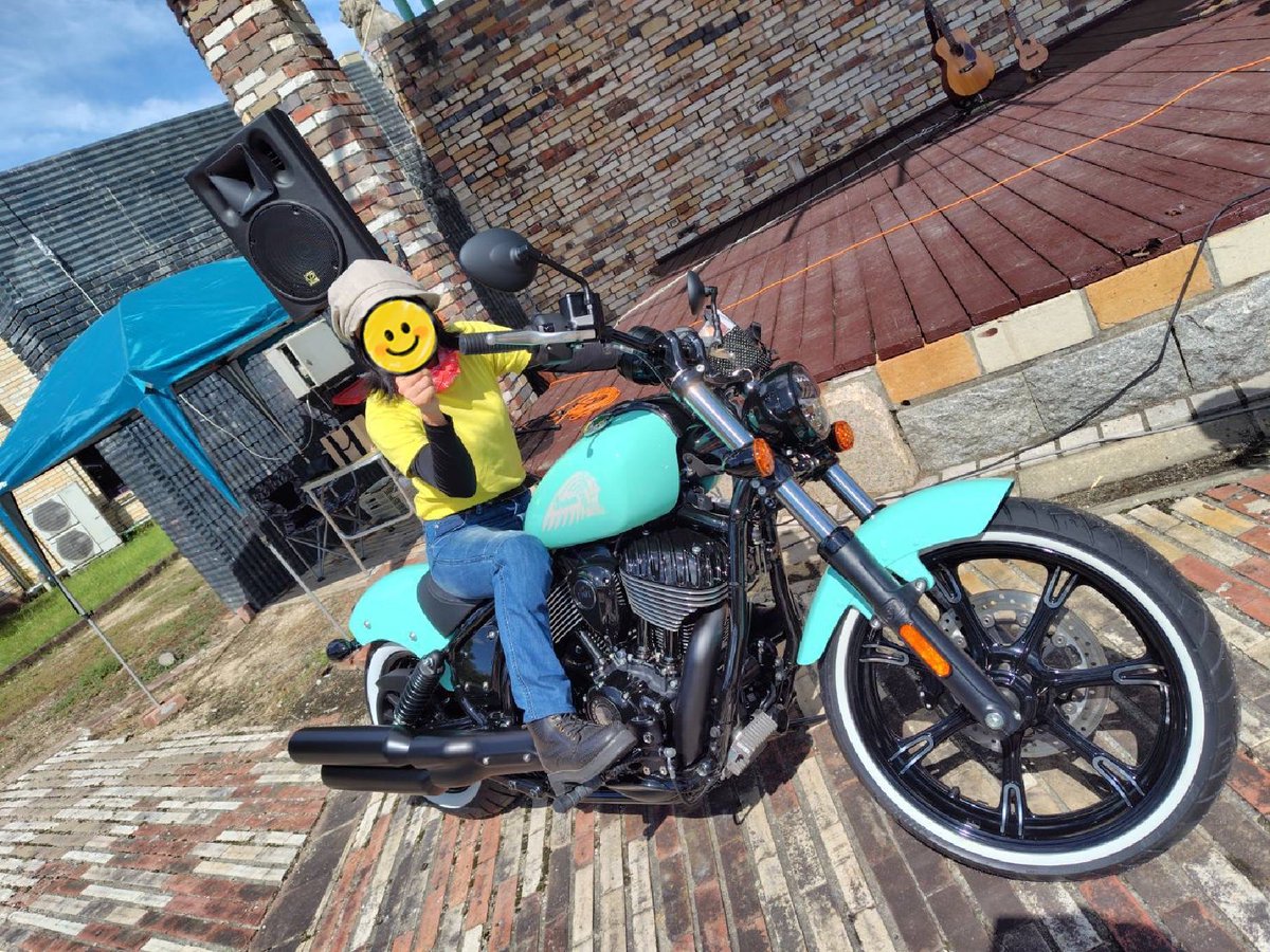 aki136volty's tweet photo. #girlshavefun 参加③
協賛のバルコムさんの
インディアンを
跨らせてもらう!
特別カスタム版 チーフ
重量300キロ弱
お値段も300万弱😂😱
足つきはなかなかいいし
思ったより軽く起こせる https://t.co/G7D8HbPXTB