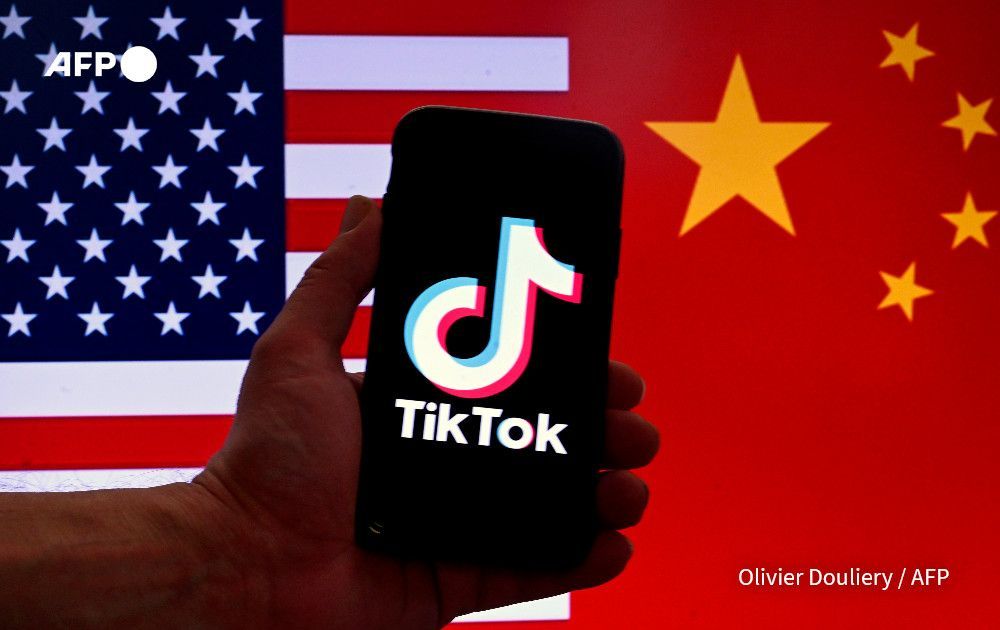 AFP's tweet photo. Trump says Murdochs interested in investing in TikTok's US arm.

The United States has forcefully sought to take TikTok's US operations out of the hands of Chinese parent company ByteDance for national security reasons

https://t.co/ox53ZhqZyv https://t.co/YcZ1ZRPYdv