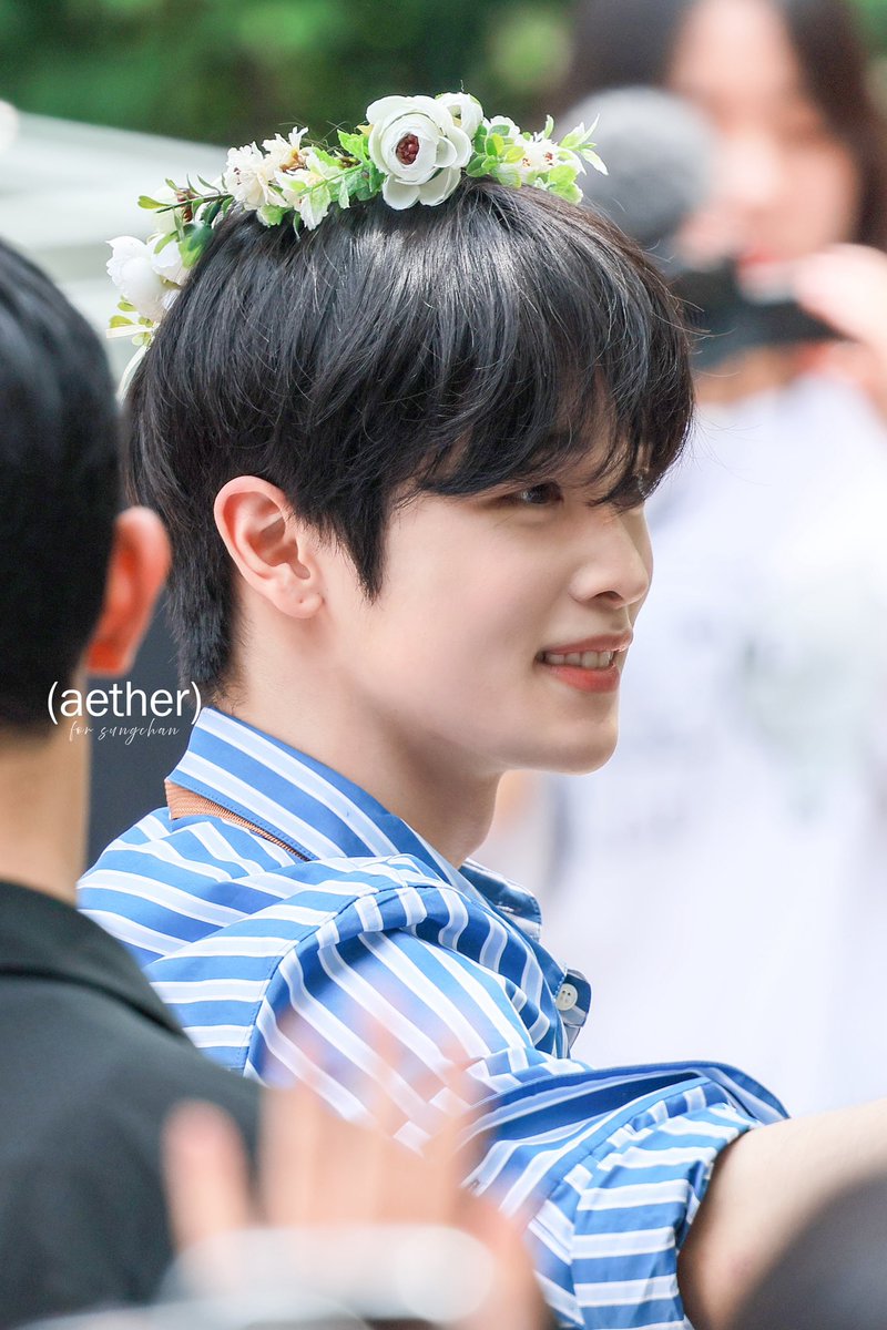한 사람의 청춘을 빌려 행복하였으니,
그 어떤 모습이라도 사랑하겠습니다 

#5YearsWithSungchan 
#잘한다성찬이