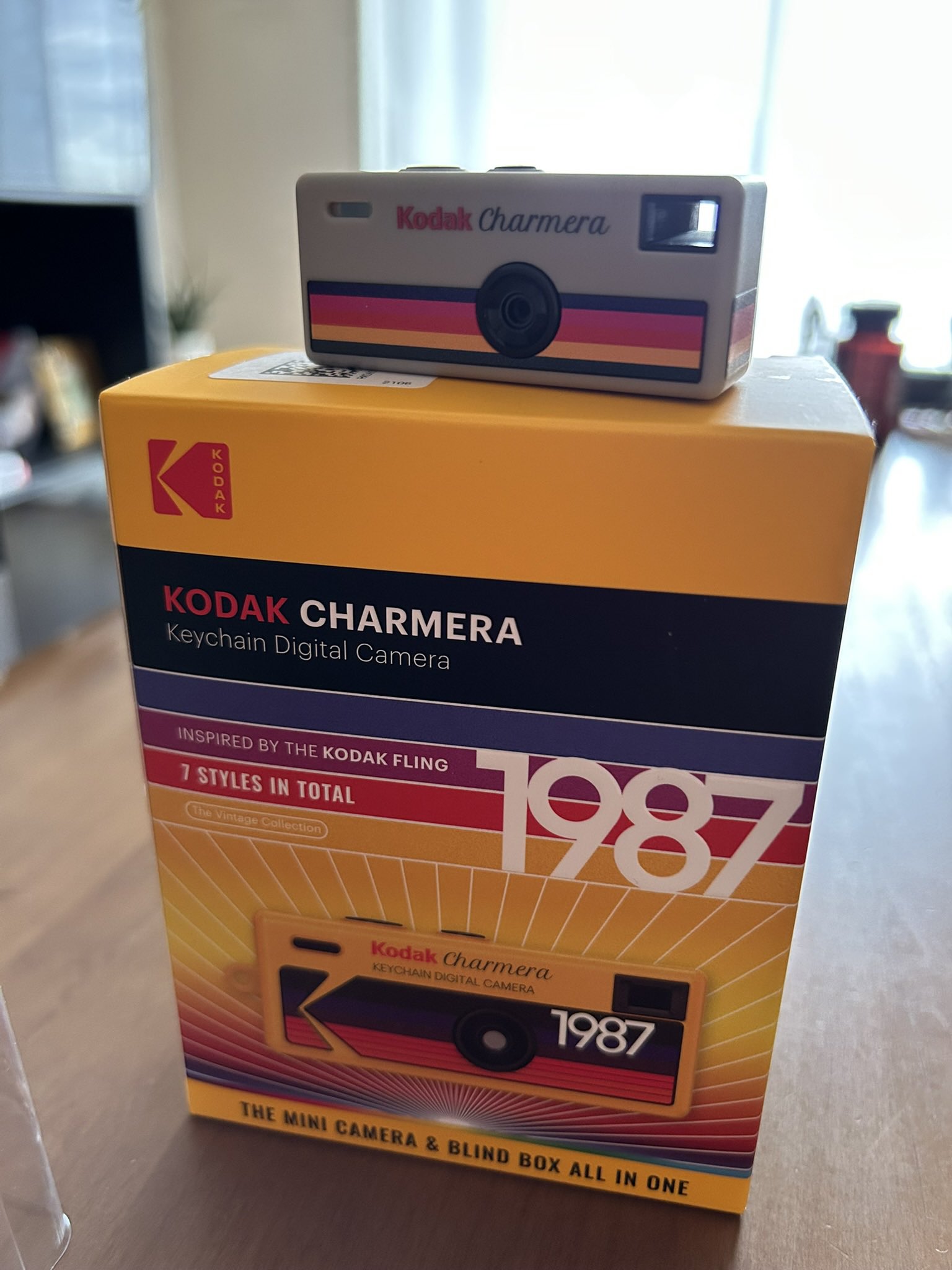 KODAK CHARMERA 1987 キーチェーンカメラ 2個セット 入荷しました😁 キーチェーンがついたデジタルカメラです 開封するまで