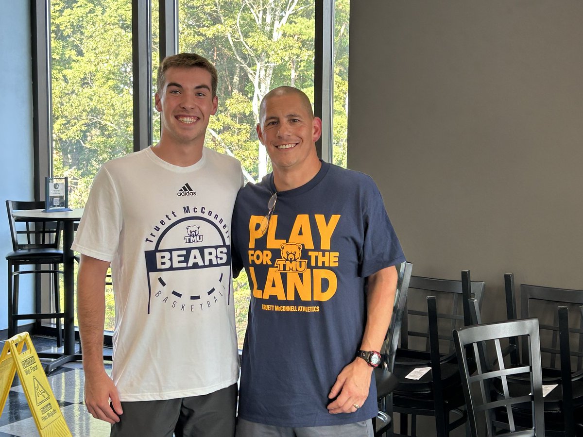 James_Davis26's tweet photo. I really enjoyed this year’s @TMU_MBB Elite Camp. I appreciated getting to know the coaching staff and team! Thank you for having me @JonCorrinneYeh @GLHSAthletics @GordonLeehoops https://t.co/fAJaVtdt2p