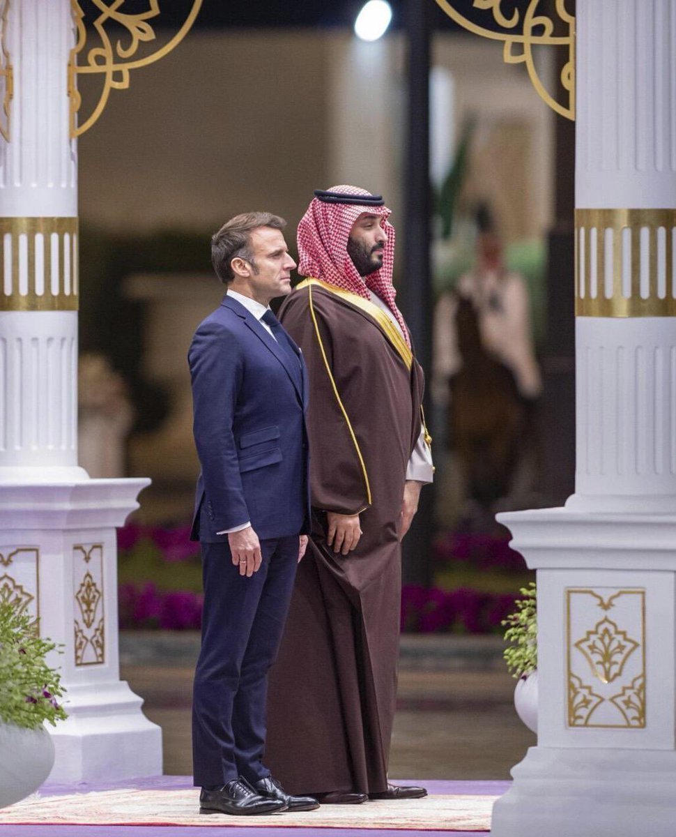 #تمرة💢|| صباح العزم و العزم🇸🇦🇫🇷💪

بدأنا اليوم التاريخي ، الفاصل و الحاسم في تاريخ منطقتنا

ساعات معدودة تفصلنا عن بدء الحصار الدبلوماسي على إسرائيل 🇮🇱 رسمياً