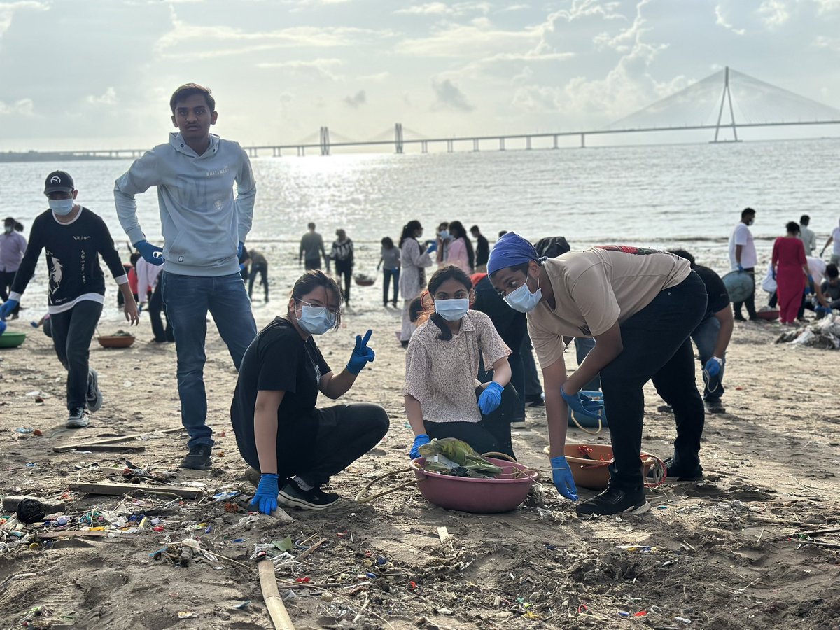 WEEK 401: #DadarBeachCleanUp  

We look forward to the day when beach clean-ups aren't needed, but until then, we remain committed to protecting our oceans. Plastic pollution is preventable, but it requires bold action from all of us

<a href="/malharkaalambe/">Malhar Kaalambe</a> <a href="/mybharatgov/">Mera Yuva Bharat - MY Bharat</a> <a href="/SwachhBharatGov/">Swachh Bharat Urban</a>