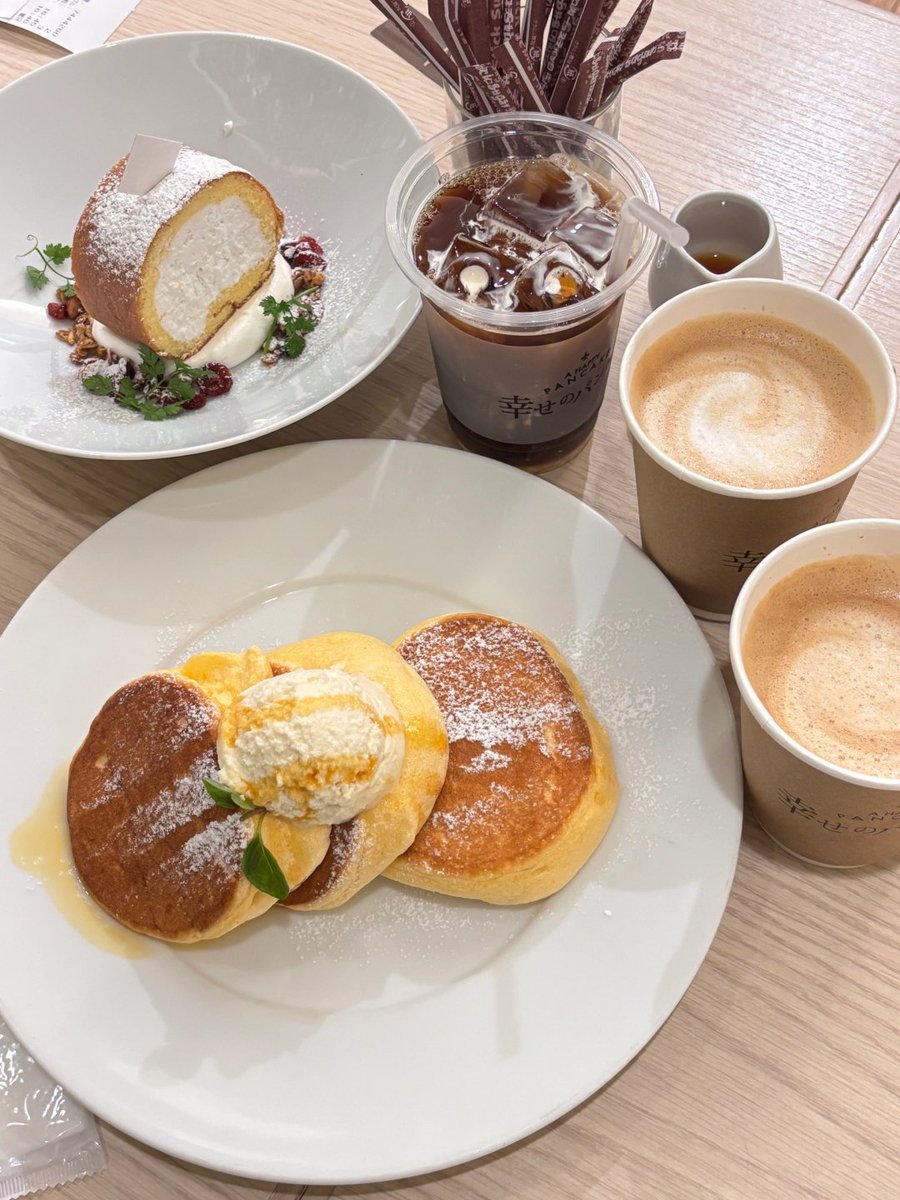今朝のパンケーキ🥞ふわふわで最高〜💛
 #朝ごはん #幸せ