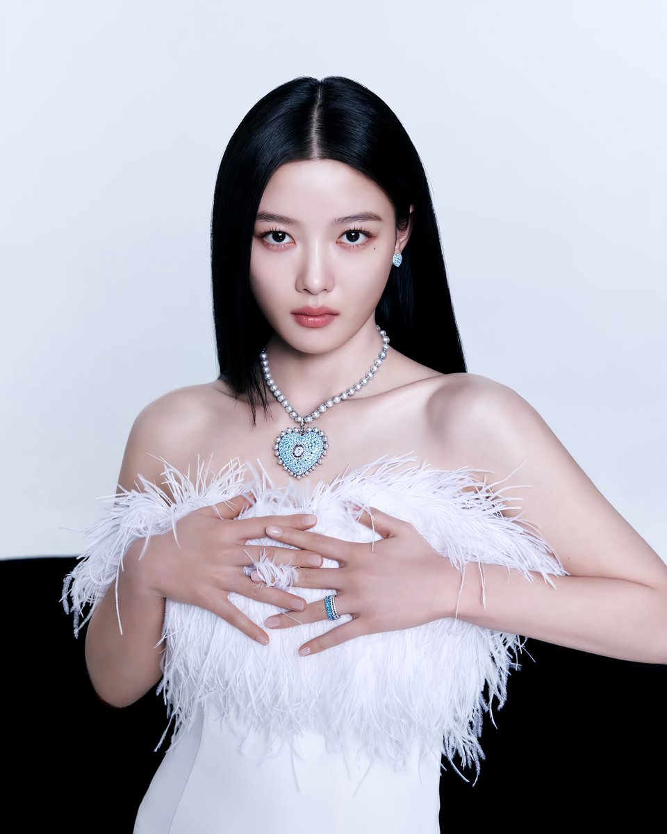 I can't get over their visuals side by side 

#DiveInto31WithJinyoung #DearestKimYouJungAt26