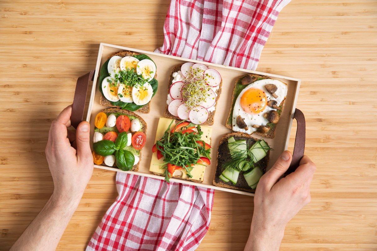 #AlAire 🎙️| @tamaraconluzmvs
🥗 Fernanda Álvarado, experta en nutrición, nos comparte ideas prácticas y deliciosas para tus lunches de oficina. ¡Come sano y sin complicaciones esta semana! 🌟

📻Sintoniza 102.5 FM
📱mvsnoticias.com