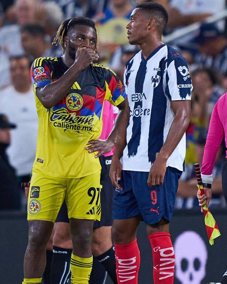 fer_esquivel22's tweet photo. 21 de febrero de 2021 por la Premier League // 20 de septiembre de 2025 por la Liga MX https://t.co/YzeJe79FQE