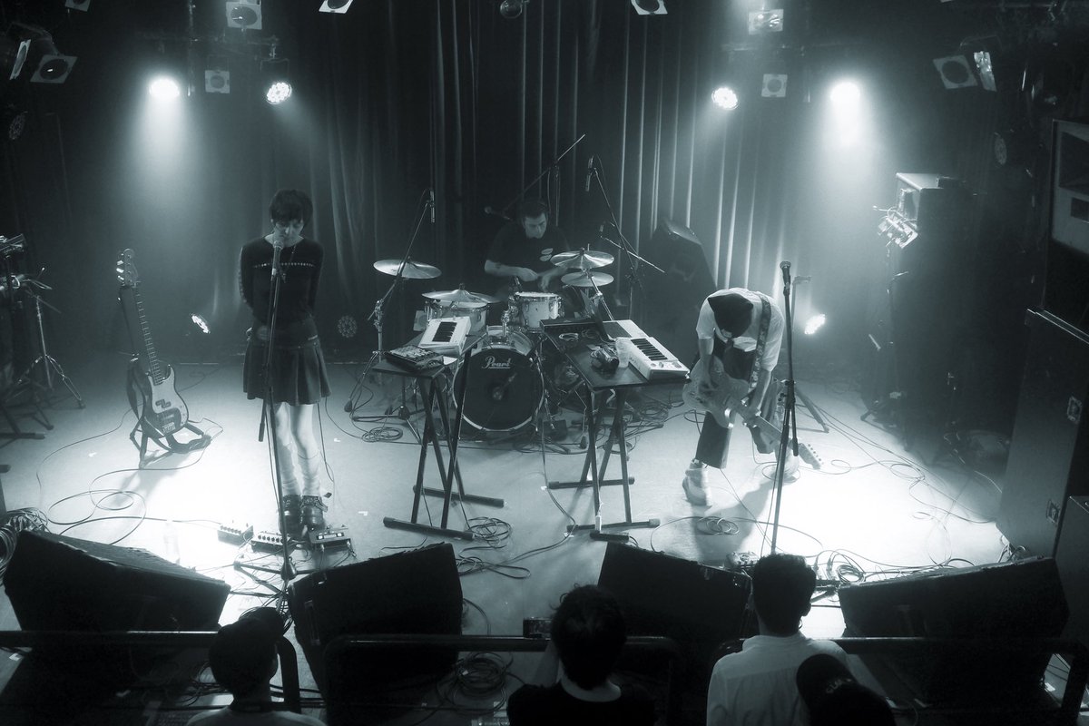 New_Action's tweet photo. 🪩SET LIST
1. Window Seat 
2. IRL
3. That Place In Time
4. Pitch Pop
5. Puzzle
6. Playground
7. Magic Pierrot

🎸Tapeworms (@Tapewormsband)
📸photo by ゆーた (@yt_sw12) https://t.co/WGXaVI1HRA