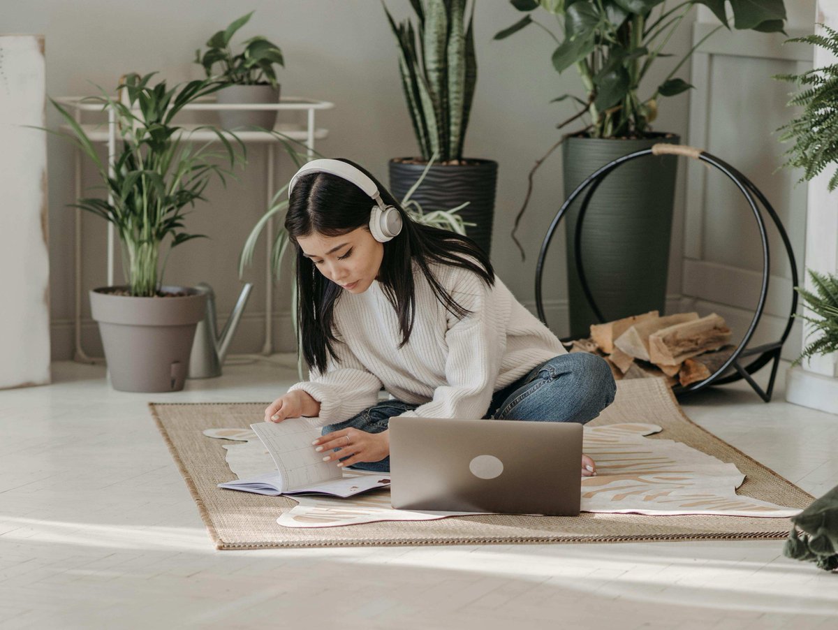 plants_atwork's tweet image. Starting university? Don’t forget to bring a little greenery It’s proven: plants help with stress, productivity &amp;amp; making spaces feel more like home. #DormDecor #Wellbeing #StudentTips plantsatwork.org.uk/index.php/item…