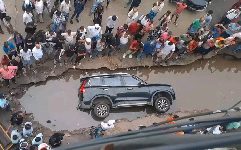 कितनी मासूमियत से विकास बदहाली के पालने में सो रहा है। 

बिहार
