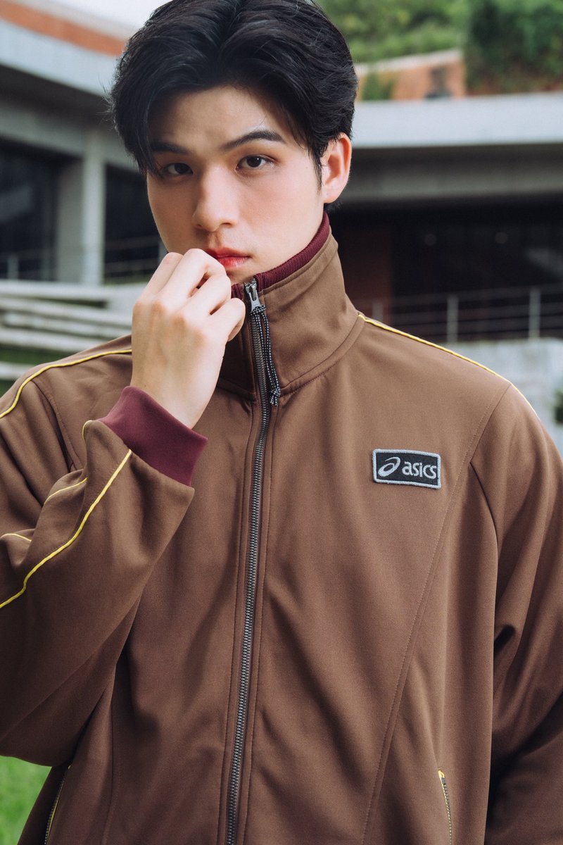 mintmag_th's tweet image. มงลง! #สกายวงศ์รวี ขึ้นแท่น Brand Ambassador คนใหม่ของ #ASICS พร้อมร่วมแคมเปญแรกอย่าง  ‘Move Your Body, Move Your Mind’ พร้อมลุคออกกำลังกายสุดเท่💚

#MoveYourBodyMoveYourMind #SoundMindSoundBody
#skywongravee
#MintNews