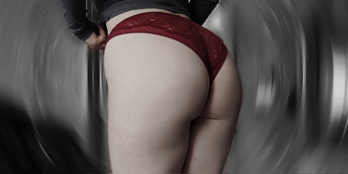 sweet_wicked_'s tweet photo. З першою осінньою прохолодою життя почнеться спочатку

#sexymonday
#хтивийпонеділок https://t.co/4TrQtzxnvU
