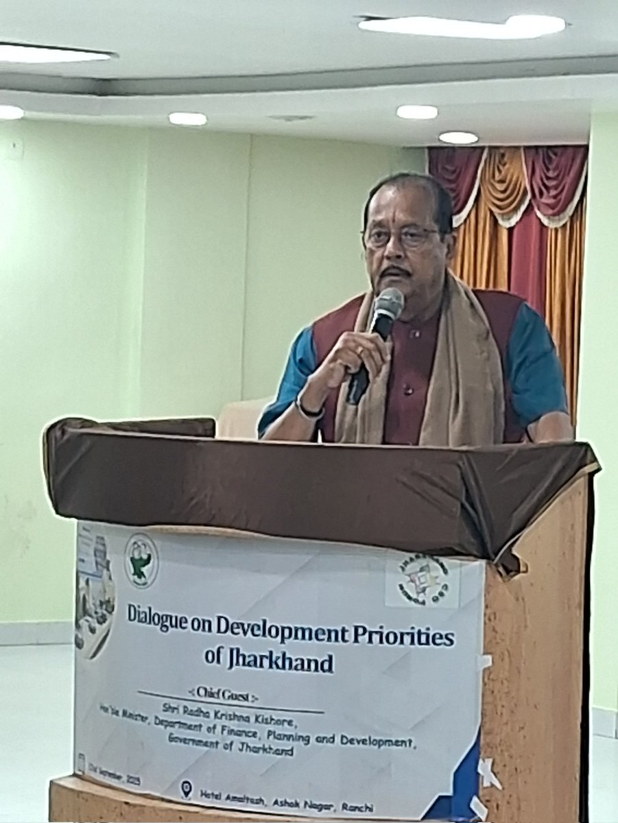 vbnetfoundation's tweet photo. "In Jharkhand, women do agriculture: they seed, harvest, and manage water. Budgets and guidelines must put women farmers in front & centre, and design the state policies accordingly" -- माननीय वित्त मंत्री, झारखण्ड
@RadhaKrishnaKi3 @hafizulhasan001 @JharkhandCMO @prdjharkhand 
#jharkhandcsoforum #jharkhandforces