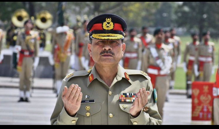 रात के अंधेरे में आसिम मुनीर की सेना ने पाकिस्तानियों पर बरसाए बम।

30 से ज्यादा की मौत।

पाकिस्तान की सेना ने अपने चाइनीज फाइटर जेट JF-17 थंडर से कम से कम आठ LS-6 बम बरसाए अपने ही घर में ! सैम पित्रोदा कहाँ है जा पाकिस्तान