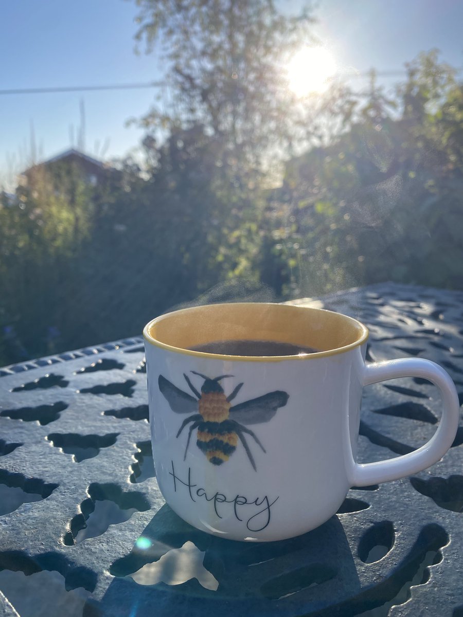 Morning <a href="/FULMETALHACKETT/">FULL METAL HACKETT</a> enjoying a lazy coffee in the garden with some heavy choons n chat to get the day started