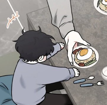 will never stop talking abt daddy taeju’s big hands compared to his sons’ 😔🙏🙏🙏🙏