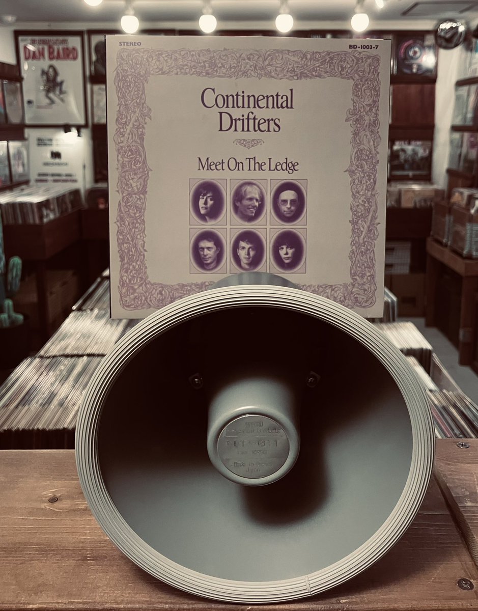 【Information】
明日9/23(火•祝)は営業します(12:30-19:00)