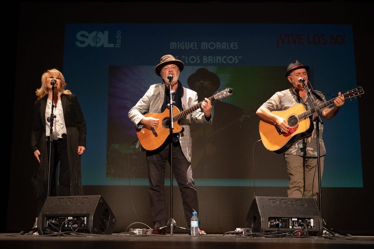 Ha fallecido Miguel Morales, el último cantante de Los Brincos. Hace 3 años hicimos un concierto en Alcorcón donde Miguel cantó junto a Helena Bianco y José María Guzmán los grandes éxitos de Brincos. ¡Inolvidable! 
Un abrazo enorme a Fedra Lorente, a su hija y a toda la familia.
