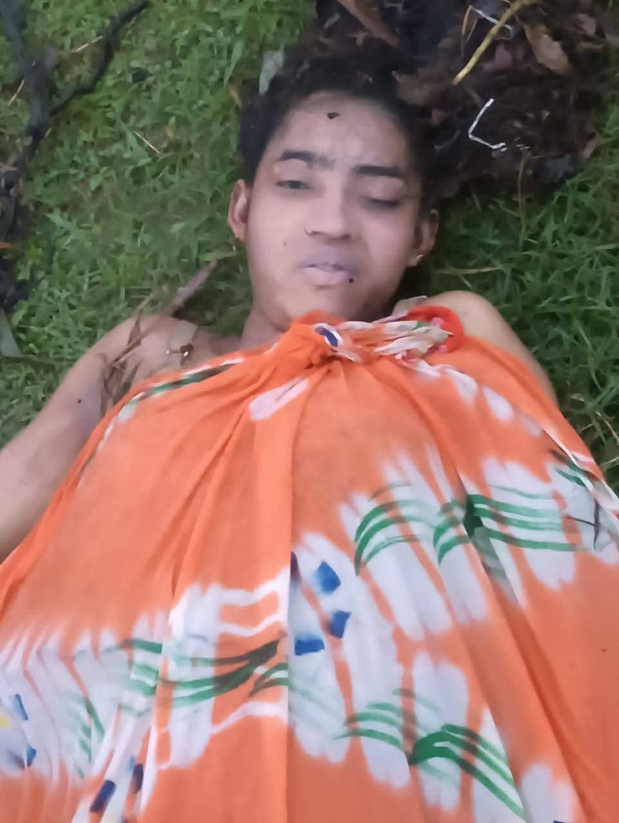 tobaraque30879's tweet photo. #BreakingNews 🚨 A young girl’s body was found floating near the incomplete bridge at Lamar Para Stream, Leda. She was wearing ear cuffs &amp; a necklace. If anyone has lost a young girl, please check immediately. (Reported by a resident of Lamar Para) https://t.co/tAIMT3Il1c
