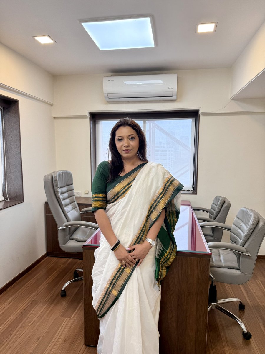 Deepali_p's tweet image. Day 1 … White! Bringing festive vibes to the workplace! 😇
#Navratri2025