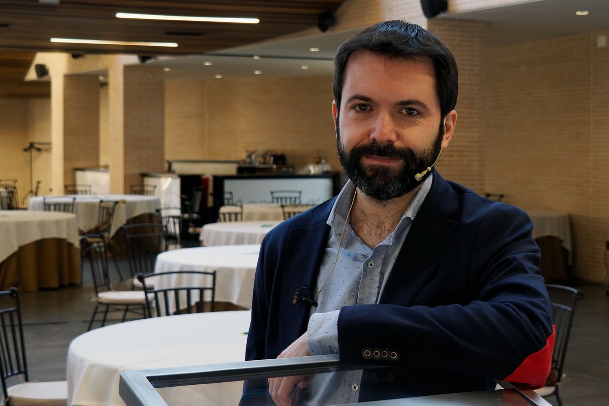 🖋️| "Los hombres libres actúan a través del mercado, los opresores a través del Estado".   

 - Juan Ramón Rallo