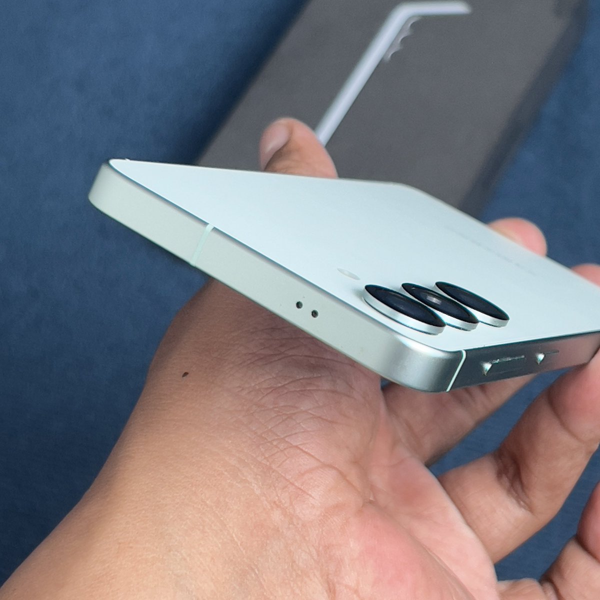 jodhafes's tweet image. Samsung S25 (basic)
Ram 12gb, Internal 256gb
Garansi Resmi SEIN 25/03/2026
Fisik Mulus 99%
All fungsi normal
Kelengkapan fullset
Garansi personal

Harga 11.500.000
Lokasi Jogja / cod menyesuaikan

WA 0812-3331-2818
Atau inbox
#hpsecond #samsungsecond #jualhpsecond #wts