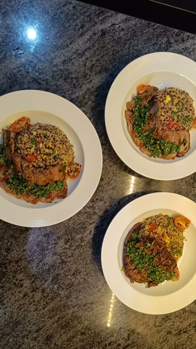 bumbukuning's tweet image. Nothing fancy, just some homey food for my #PrivateChef clients. 

1. Glazed Baked Potato and Shrimp Nicoise Salad
2. Pan Seared Salmon, Baby Potato, and Creamy Spinach Mushrooms
3. Summer Garden Quinoa, Sirloin and Chimicurri
4. Gourmetten, Dutch Christmas Eve Dinning