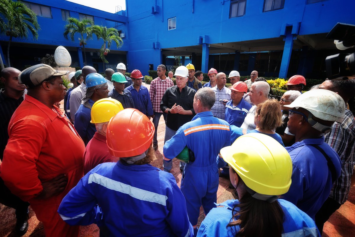 Presidente <a href="/DiazCanelB/">Miguel Díaz-Canel Bermúdez</a> realiza recorrido por termoeléctricas del país para chequear estrategia de recuperación del Sistema Eléctrico Nacional, con la confianza de que acciones que se adoptan para enfrentar la crisis energética permitirán superarla.
<a href="/MirtaGranda/">Mirta Granda Averhoff</a> #DePieYCombatiendo